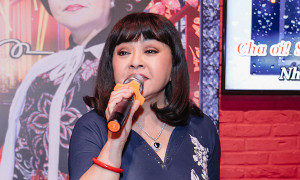 Danh ca Hương Lan: ‘Ra hồi ký để nói đẹp về mình mà nói xấu người khác, đó là hành động xấu nhất’