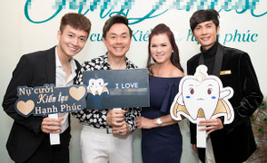 Vợ chồng Chí Tài trẻ trung đến chúc mừng Ngô Kiến Huy và Huỳnh Phương