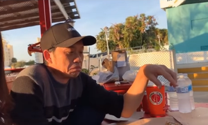 Hoài Linh vui vẻ đi chơi cùng gia đình bên Mỹ