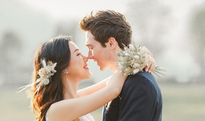 Trước thềm lễ cưới với chồng Tây, Á hậu Hoàng Oanh khoe bộ ảnh cưới đơn giản nhưng đầy lãng mạn