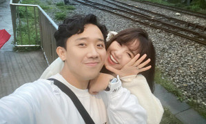 Tình như Trấn Thành - Hari Won: Đi du lịch hay công tác cũng tranh thủ chụp ảnh cùng nhau