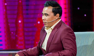 Quyền Linh: ‘Tôi thích mặc quần đùi, cởi trần ngồi trước nhà ăn cơm’