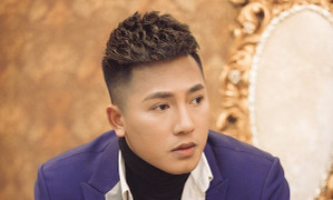 Châu Khải Phong sốc vì bị khán giả ném búa, đinh khi đang diễn