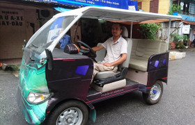 Chiếc ô tô điện xăng của người khuyết tật
