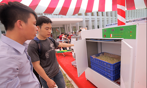 Sinh viên Bách Khoa chế tạo máy làm giá đỗ tự động