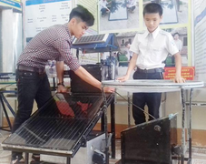 Học sinh Nghệ An dùng năng lượng mặt trời chưng cất nước ngọt