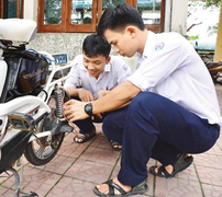 Thiết bị hiển thị và giới hạn tốc độ xe đạp điện của hai nam sinh Quảng Ngãi