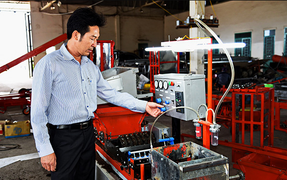 Độc đáo máy gieo hạt chân không tự động “6 trong 1”