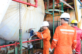 Tổ hợp ức chế ăn mòn – chống đóng cặn cho hệ thống chuyên ngành dầu khí