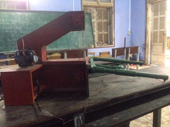 Thiết bị hỗ trợ người làm mộc từ vật liệu tái chế