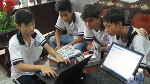 Máy vẽ đặc biệt của học sinh Tiền Giang