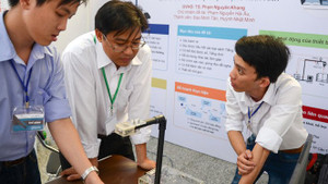 Máy đọc sách cho người khiếm thị