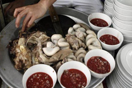 Đừng để mất Tết vì ăn tiết canh