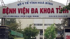 Vì sao 5 bác sĩ, điều dưỡng Bệnh viện đa khoa tỉnh Hòa Bình bị khởi tố?