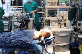 Chuyên gia Việt, Mỹ cứu chữa hai bệnh nhi kháng thuốc