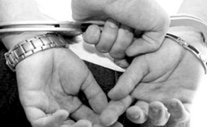 Thua độ bóng đá, một tuần trộm 43 điện thoại của siêu thị