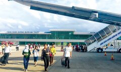 Từ 1/10, giá vé máy bay sẽ tăng ra sao?