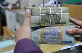 Lãi suất tiền gửi ngân hàng tiếp tục giảm