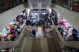 Cận cảnh sự xuống cấp của chợ An Đông ở Sài Gòn