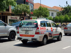 Lãnh đạo Taxi Vinasun: Lái xe tự phát, dán khẩu hiệu phản đối Uber, Grab