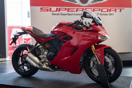 Ảnh chi tiết Ducati SuperSport vừa xuất hiện tại Việt Nam
