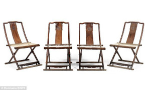 Chiêm ngưỡng bộ ghế gấp 370 năm tuổi bằng gỗ sưa giá 160 tỷ đồng