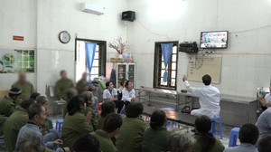 Buổi karaoke tùy hứng của những bệnh nhân tâm thần