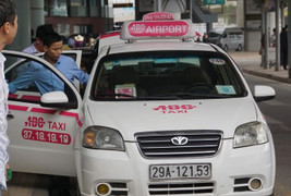 Nội Bài đặt luật riêng cho taxi sân bay: Vượt cả Nghị định của Chính phủ?