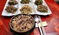 Vì sao nên ăn gạo còn cám thay vì gạo trắng?