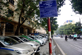 Gửi ô tô 6 triệu đồng/tháng: Nhà giàu cũng lên cơn đau đầu