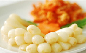 Bất ngờ tác hại 'khủng khiếp' khi ăn quá nhiều dưa hành muối ngày Tết