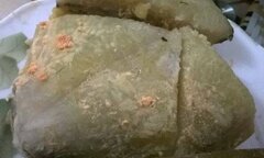 Bánh chưng cắt phần mốc còn ăn được không?