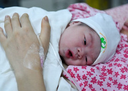 Những con số biết nói 7 ngày Tết: 19.062 trẻ chào đời, 107.721 người nằm viện...