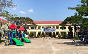 Xem xét xử lý Đảng người bắt cô giáo quỳ xin lỗi