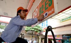 Bộ Công Thương chưa nhận được đề xuất bán lại xăng RON 92