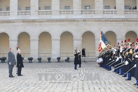 Tổng Bí thư thăm thành phố Choisy Le Roi, gặp gỡ những người bạn Pháp