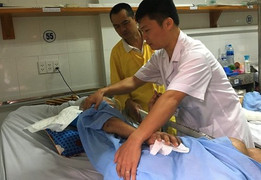 Tìm được người cha 37 năm thất lạc đang hôn mê ở bệnh viện