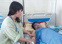 Xót xa gia đình 7 người cùng mắc ung thư trực tràng