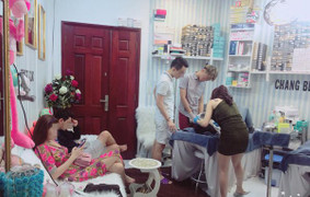 Bắt quả tang phẫu thuật thẩm mỹ không phép trong chung cư ở Sài Gòn