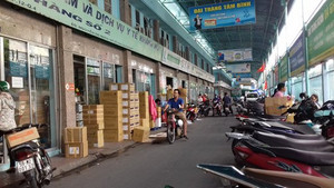 Cận cảnh chợ thuốc bán sỉ lớn nhất Sài Gòn khiến ngành Y tế đau đầu