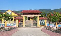 Phụ huynh đòi trường trả lại hơn 300 triệu đồng tiền đóng góp tự nguyện