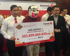 Tiết lộ bất ngờ của sếp Vietlott về những tỷ phú xổ số Việt Nam