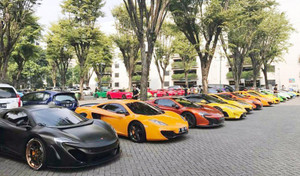 Vay tiền chơi siêu xe: Danh hão của tay chơi 'hạng rơm'