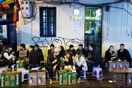 Các ông lớn ngành bia chi bao nhiêu tiền cho quảng cáo?