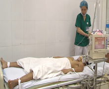 Cấp cứu 5 ngư dân bị ngạt khí dưới khoang tàu