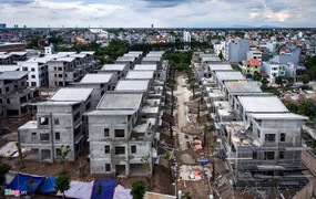 Cận cảnh 26 căn biệt thự xây xong mới xin phép ở Hà Nội