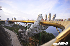 Dân mạng phát cuồng vẻ đẹp Cầu Vàng - Đà Nẵng vì nguyên nhân này