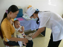 Tiêm bổ sung vắc xin Sởi-Rubella cho trên 4,2 triệu trẻ em vùng dịch