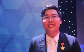 Chàng trai 9x từ chối Google về nước làm blockchain chống gian lận thi cử