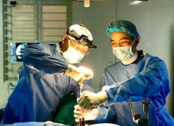 Vì sao bệnh nhân không nên ăn uống trước khi mổ?